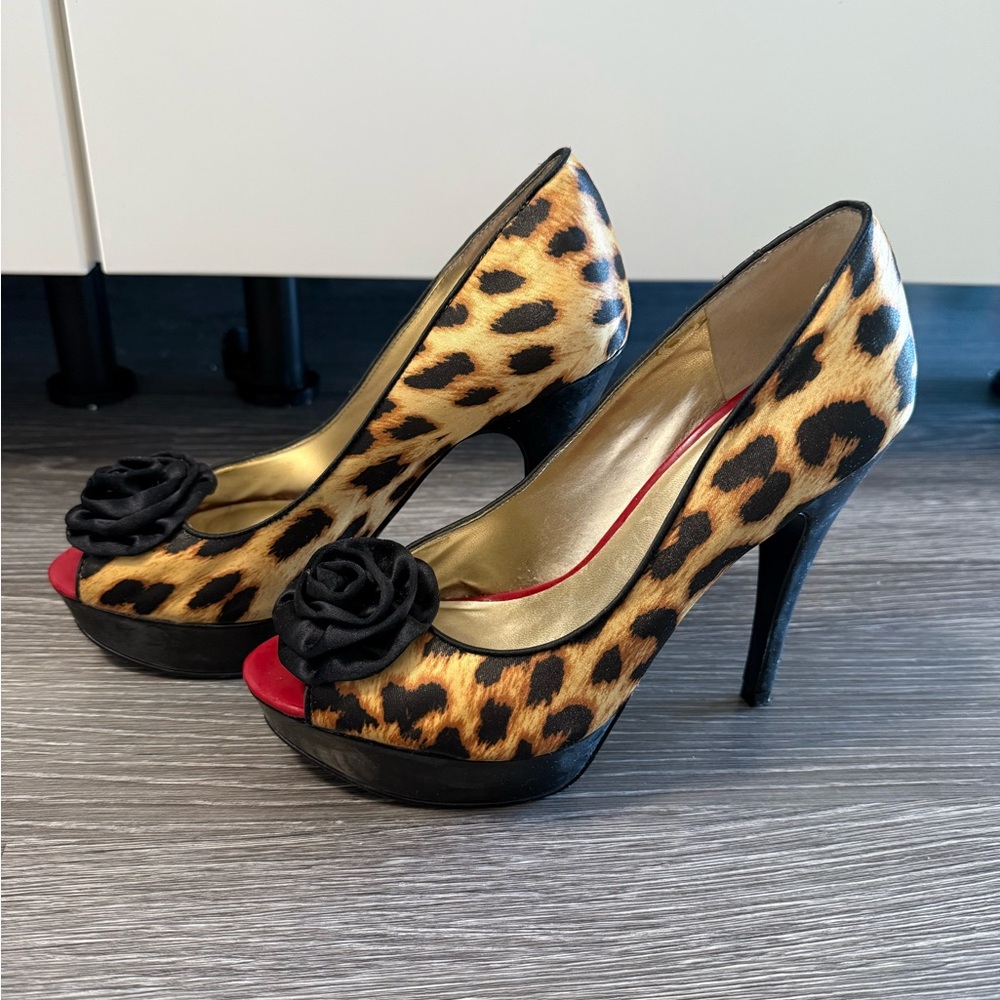 Guess Leopard Open Toe Pumps Size 7